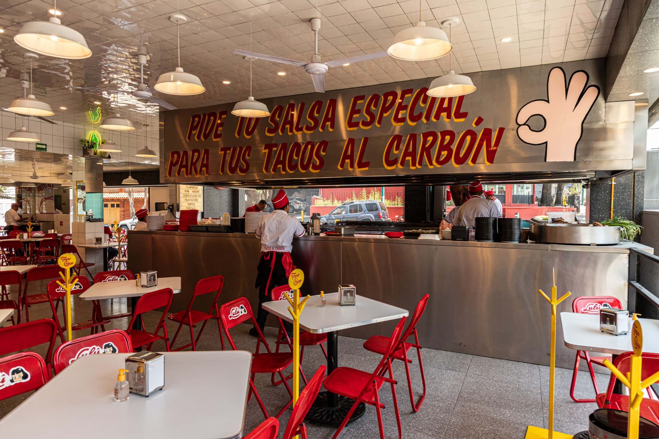 Cocina de La Chula — campana pintada Pide tu salsa especial para tus tacos al carbón